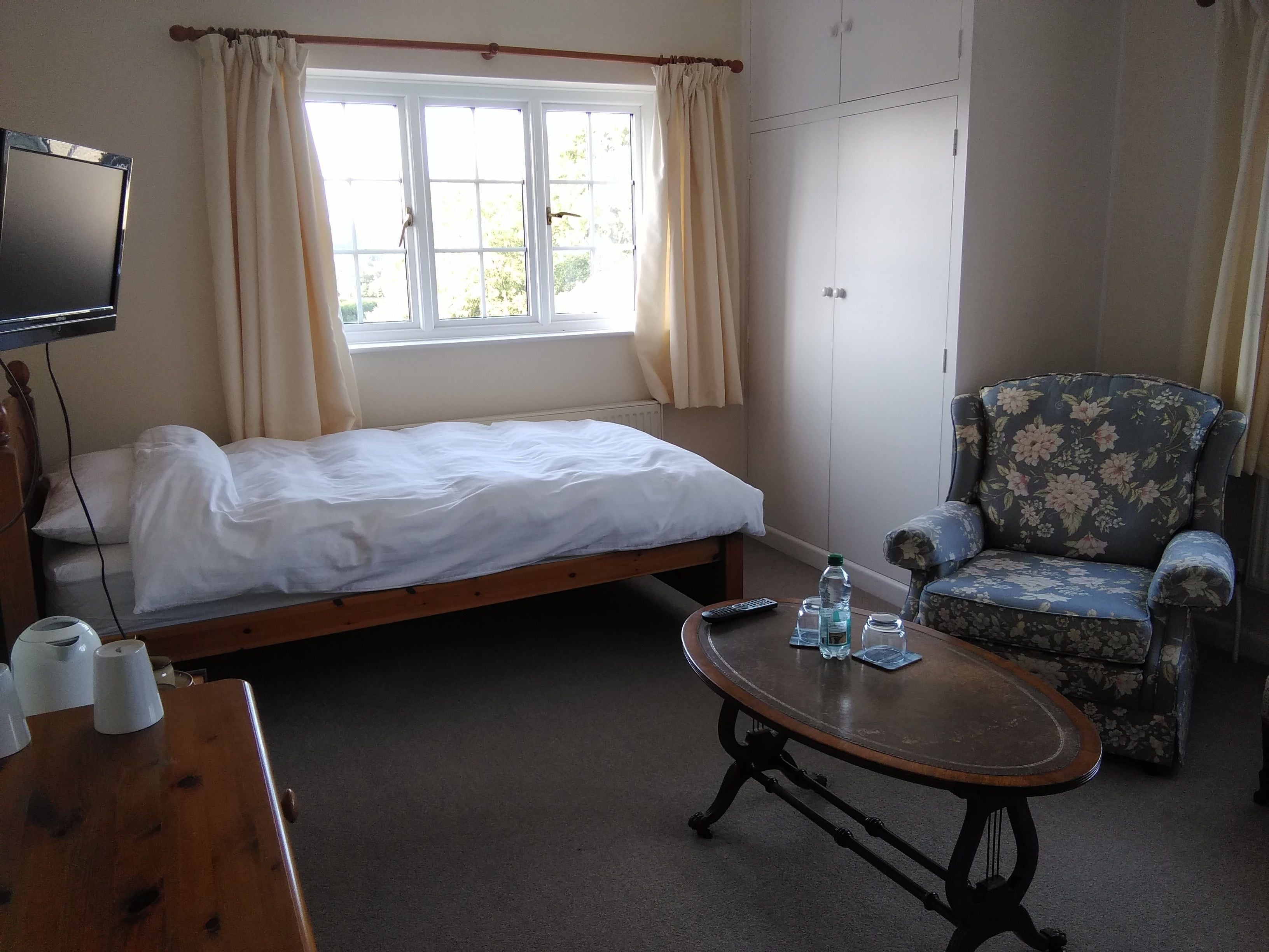 Triple Room | Iron/ironing board, free WiFi, bed sheets