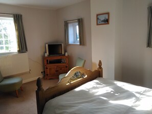 Iron/ironing board, free WiFi, bed sheets - Thorps Farm Bed and Breakfast (Fordingbridge)