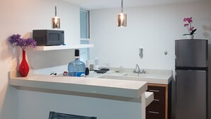 Panoramic Apartment, 1 Bedroom, Ocean View | Private kitchen - Torre Aguamarina Departamentos (Campeche)