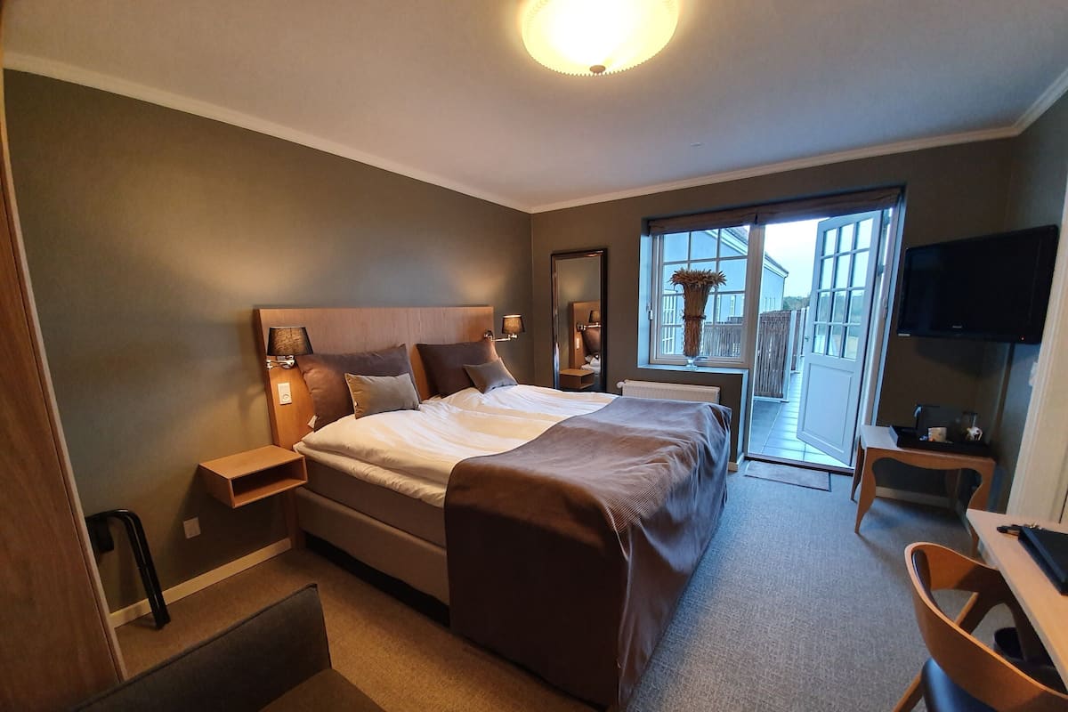 Superior Double Room, Terrace, Sea View (Small) | Desk, soundproofing, rollaway beds (surcharge), WiFi (free)