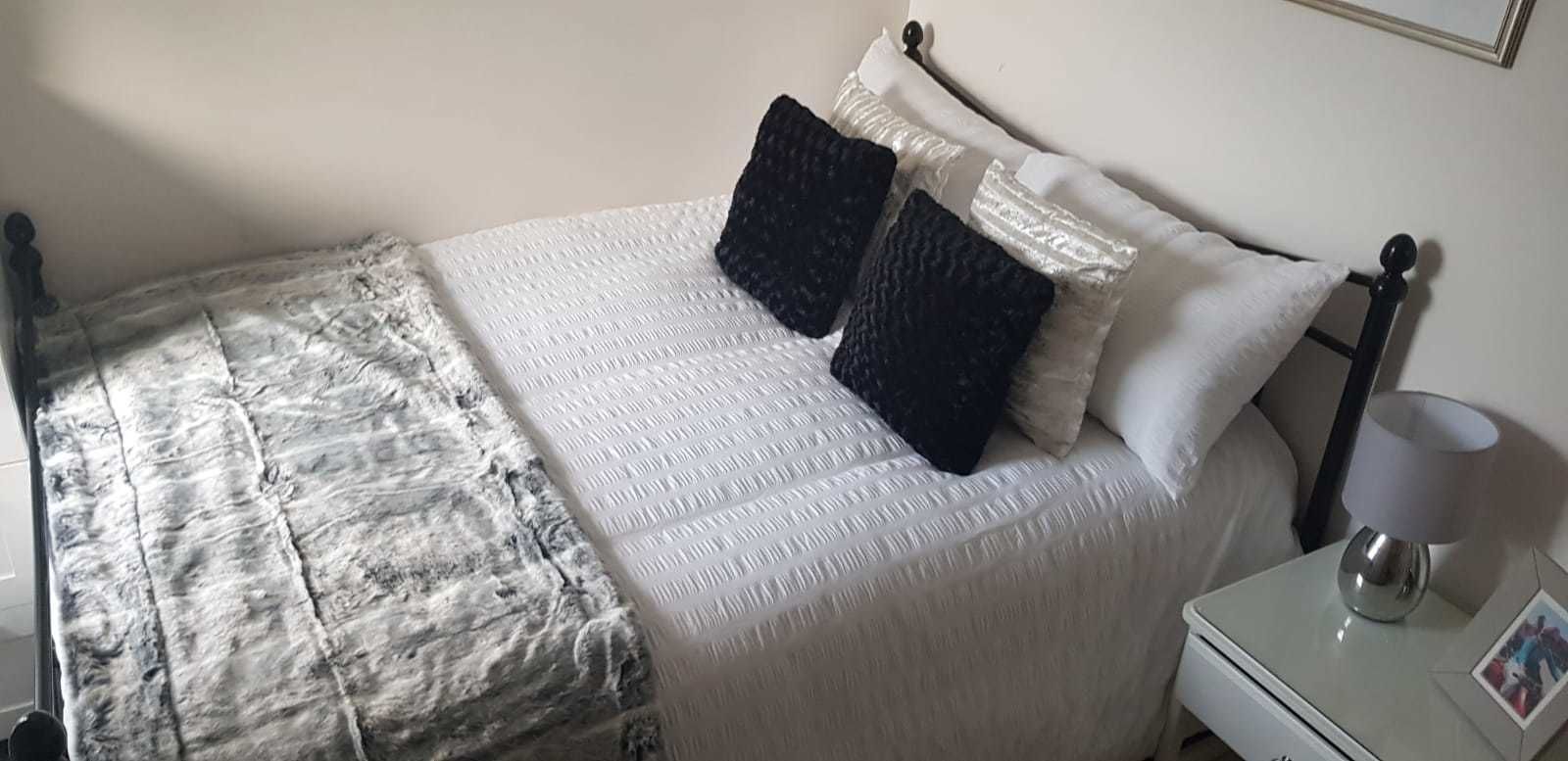 Double Room | Iron/ironing board, free WiFi, bed sheets