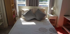 Deluxe-Doppelzimmer | Bügeleisen/Bügelbrett, kostenloses WLAN, Bettwäsche