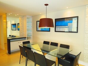 Apartment, 3 Bedrooms (Cod 510) | In-room dining