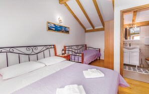 1 bedroom, free WiFi, bed sheets