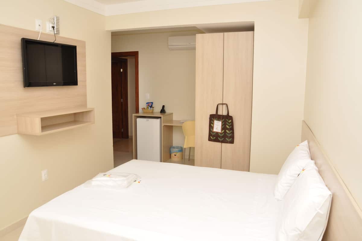 Deluxe Room | Rollaway beds, free WiFi, bed sheets