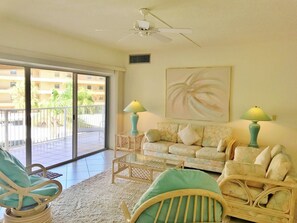 Flat-screen TV - Siesta Key Beach 5830 #t34 (Siesta Key)