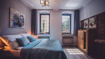 Studio Suite (Niebieski Rowerek) | Iron/ironing board, cots/infant beds, free WiFi, bed sheets