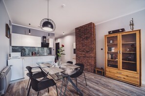 公寓 (Kolory Czasu) | 客廳 | 智能電視