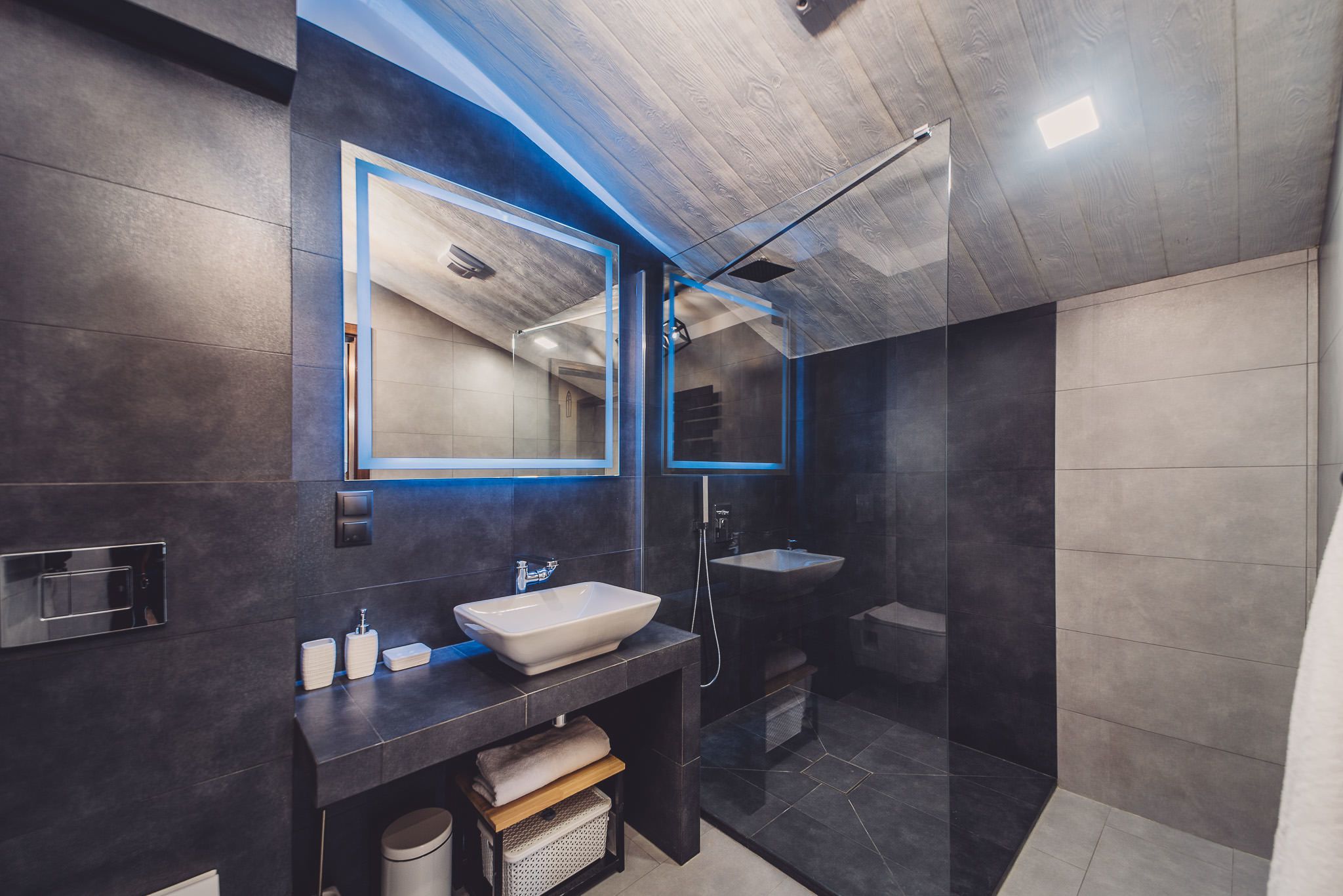 Departamento, 2 habitaciones, para no fumadores (Intimacy) | Baño | Regadera, secadora de cabello, toallas, jabón 