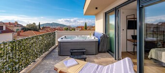 Seven Seas Residence