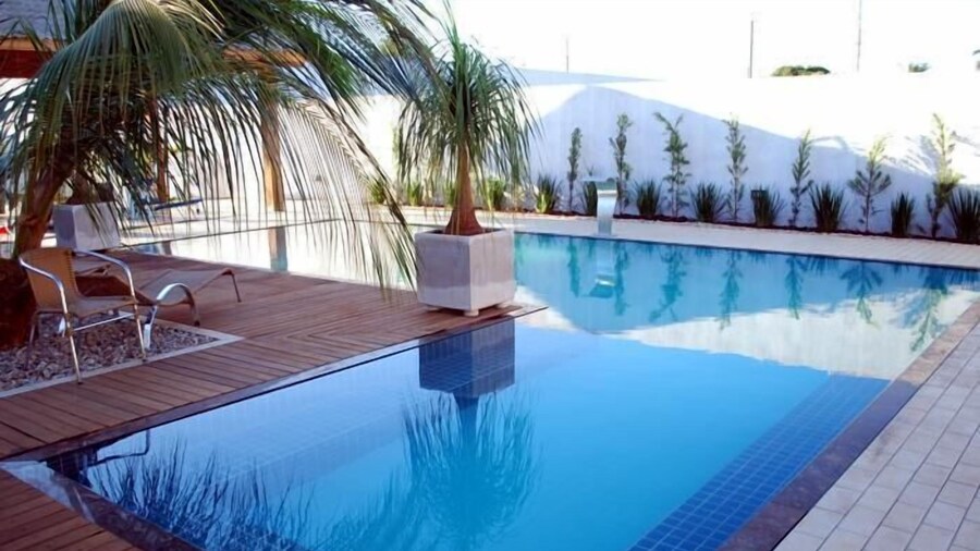 Emmis Park Hotel