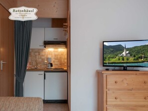 1 bedroom, travel crib, WiFi, bed sheets
