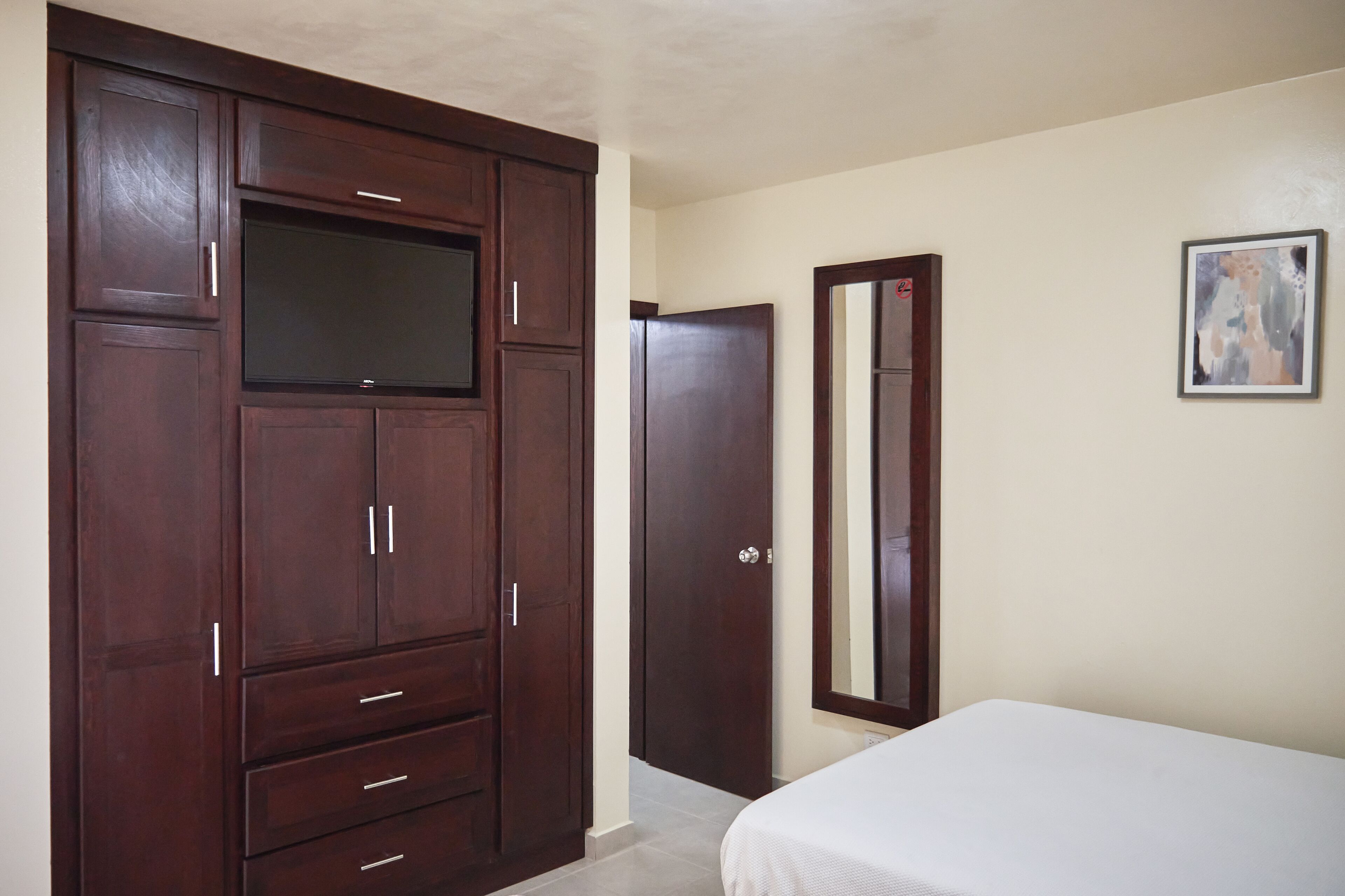 Habitacion estandar | Escritorio, espacio para trabajar con laptop y wifi gratis 
