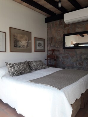 Individually decorated, individually furnished, blackout curtains - Apartamentos del Cerro (Salta)