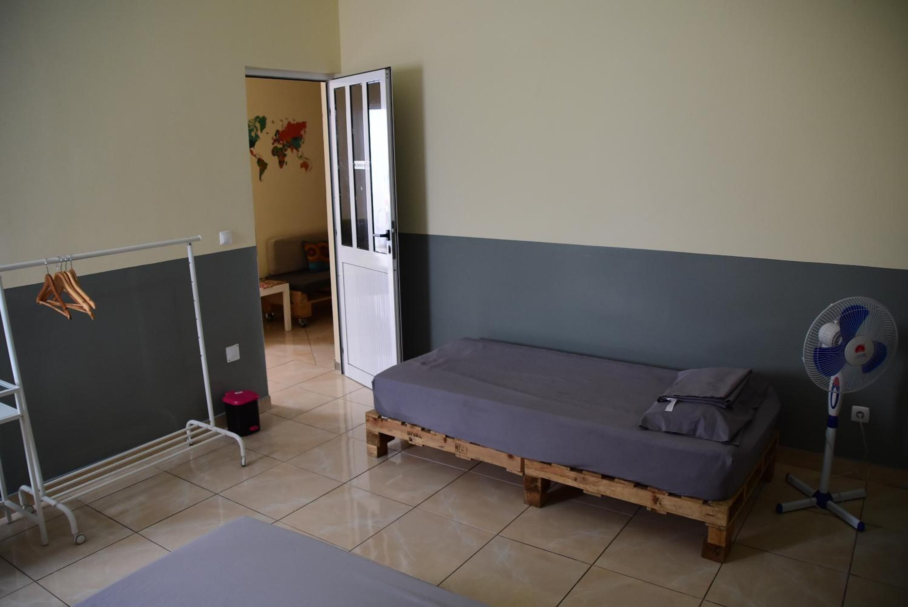 Laptop workspace, free WiFi, bed sheets