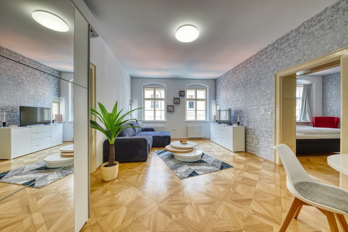 City Apartment | 1 bedroom, blackout drapes, iron/ironing board, free WiFi