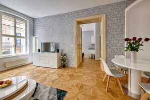 Flat-screen TV - Aapartamentoos (Bratislava)