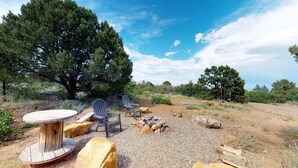 Hytte (White Pine Cozy Secluded Cabin, Stunn) | Overnattingsstedets uteområder