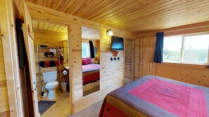 Hytte (White Pine Cozy Secluded Cabin, Stunn) | Wi-fi (inkludert) og sengetøy