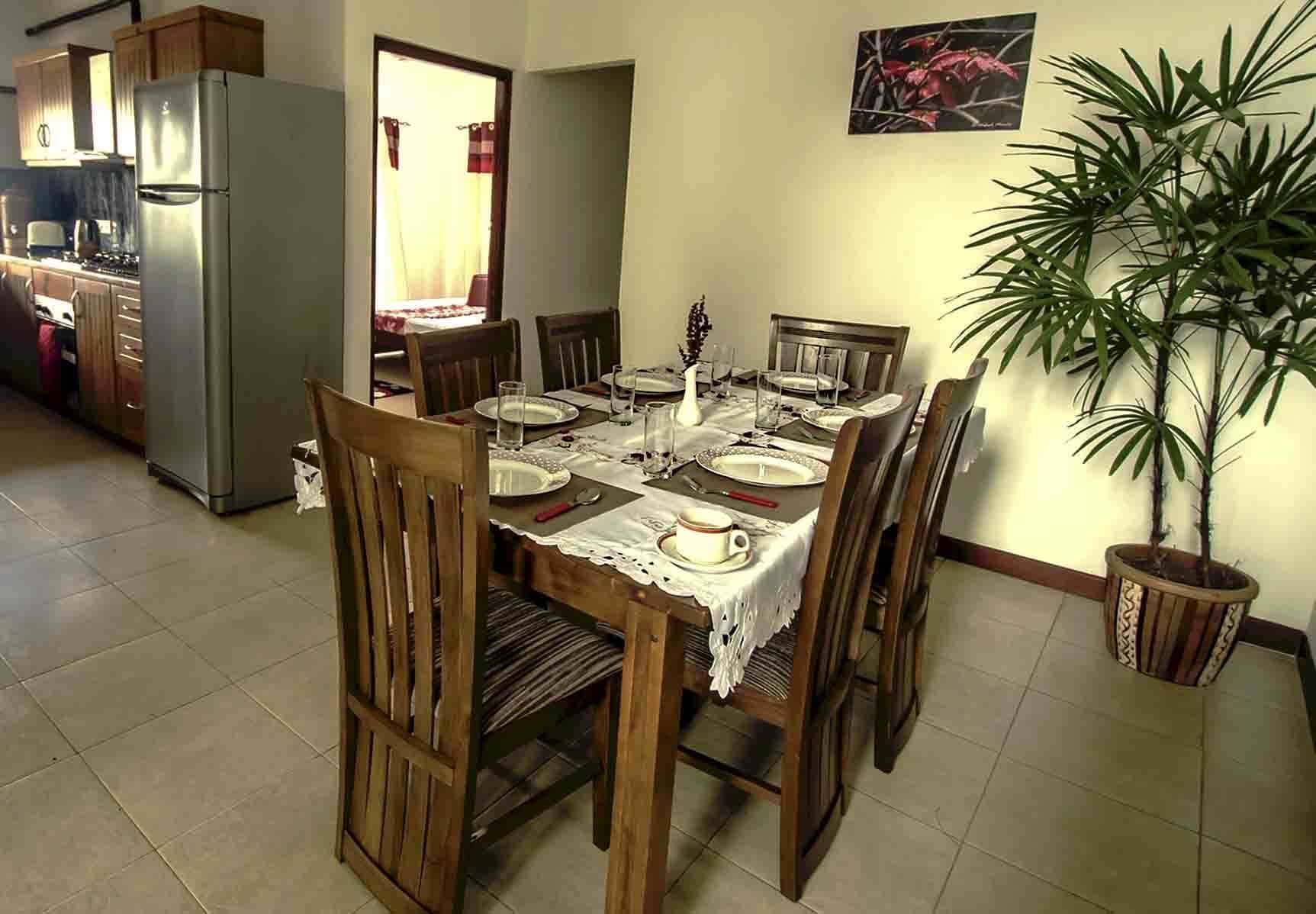 Ruokailu omassa huoneessa