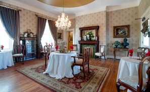 Ilmainen päivittäinen itsepalveluaamiainen 