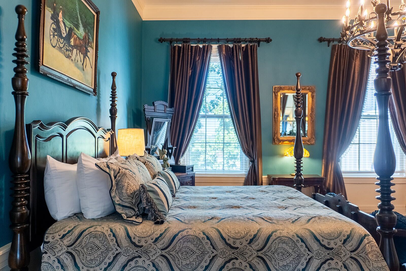 Romantische kamer | Luxe beddengoed, geluiddichte muren, een strijkplank/strijkijzer