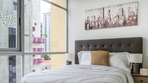 Apartamento Deluxe, 2 habitaciones | 2 dormitorios, edredones de plumas, cortinas opacas