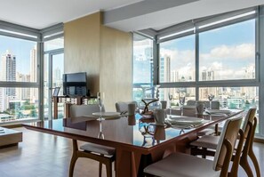 Apartamento luxo, 3 quartos | Sala de jantar