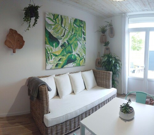 Our islands : Tropical Island - 200 Beach