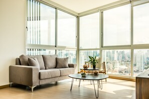 豪華公寓, 2 間臥室 | 起居區 | 55-吋智慧型電視、有線頻道、電視