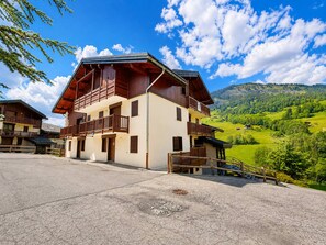 Exterior - Charming slope-side apartment with pool (Flumet)