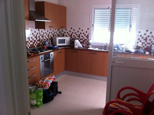 Toisistaan. kalustettu 2 makuuhuoneella