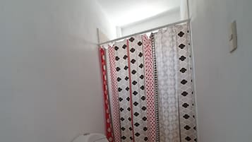 Comfort Apartment | Bathroom | Shower, free toiletries, towels, soap
