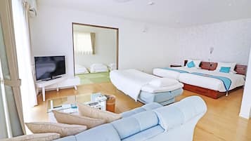 Huis (Three Bedrooms) | 3 slaapkamers, een kluis op de kamer, een bureau, een laptopwerkplek