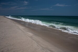 Beach nearby, sun loungers, beach towels