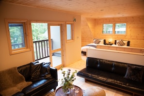 Deluxe Chalet, 3 Bedrooms, Non Smoking, Mountain View | Living area