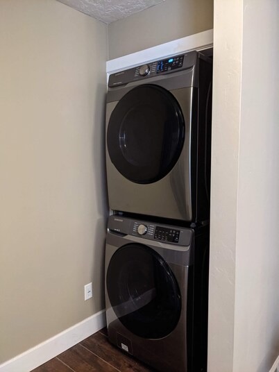 The Red Front Suite - Sleeps 15