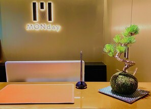 Quầy tiếp tân