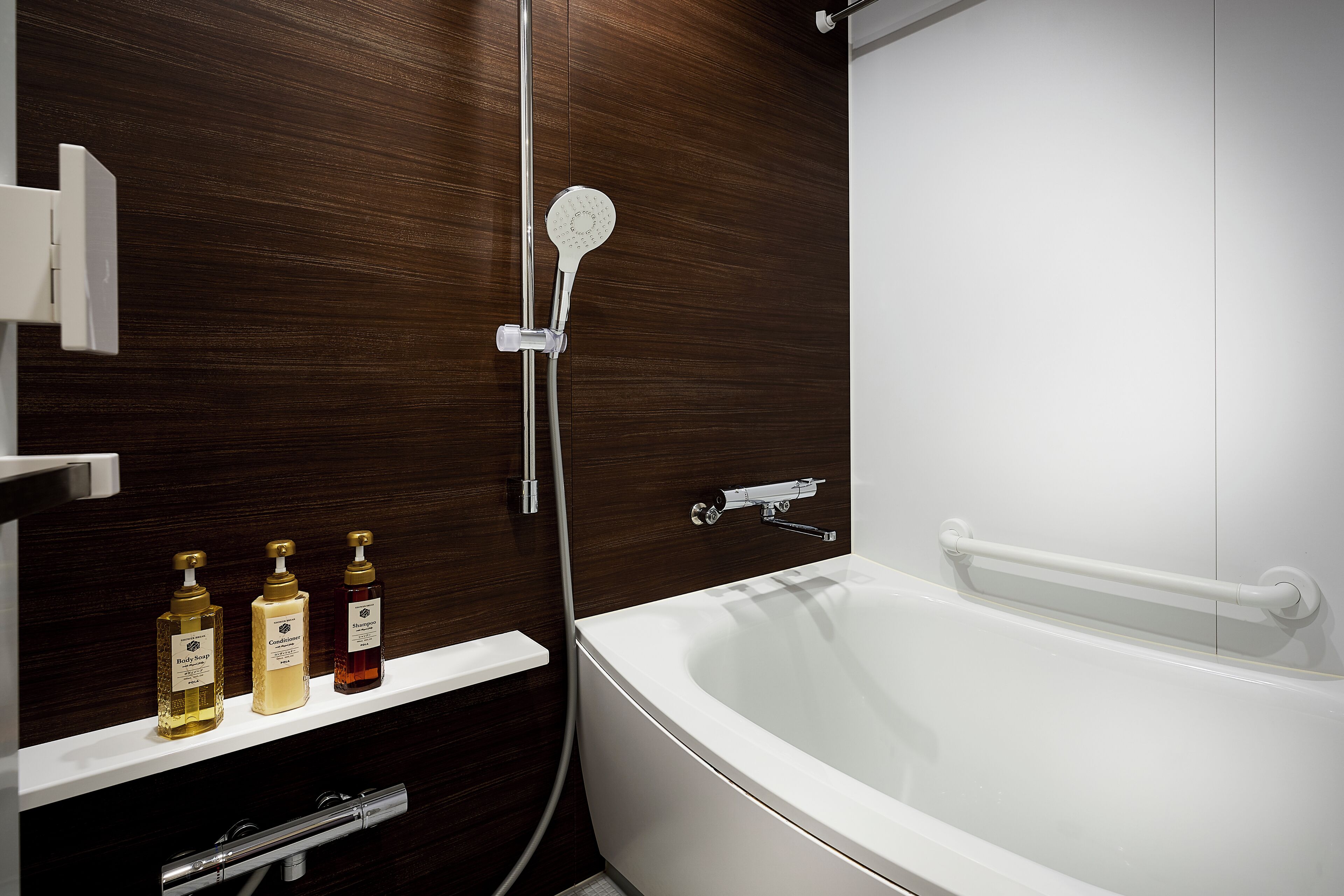 deluxe twin room, with sofa bed & bathtub, non smoking/shuttle buses to kinkakuji available! | 1 bedroom, in-room safe, free wifi, bed sheets