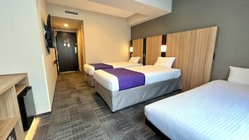 Family Room, Non Smoking/Shuttle buses to Kinkakuji available!