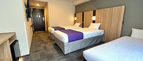 Family Room, Non Smoking/Shuttle buses to Kinkakuji available! | In-room safe, free WiFi, bed sheets