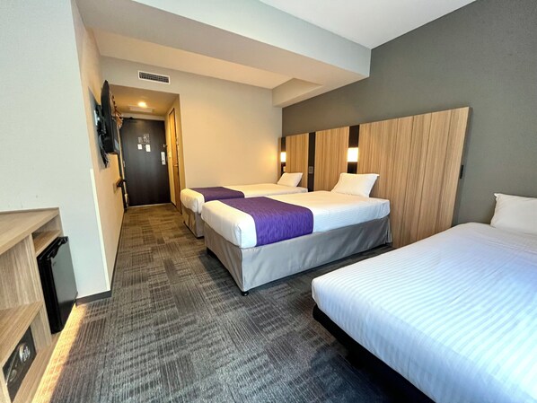 Family Room, Non Smoking/Shuttle buses to Kinkakuji available!