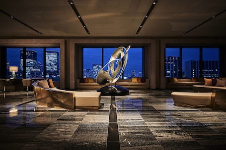 Lobby. The Royal Park Hotel Iconic Osaka Midosuji