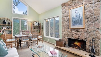 Townhome, 3 Bedrooms | Living room | TV, books