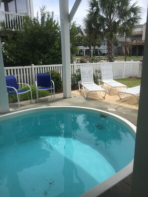Outdoor pool - Amazing Canal Home....Pender Street Paradise on the waterway!! (Ocean Isle Beach)