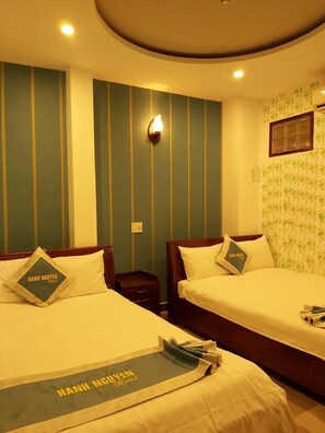 Minibar, desk, soundproofing, iron/ironing board