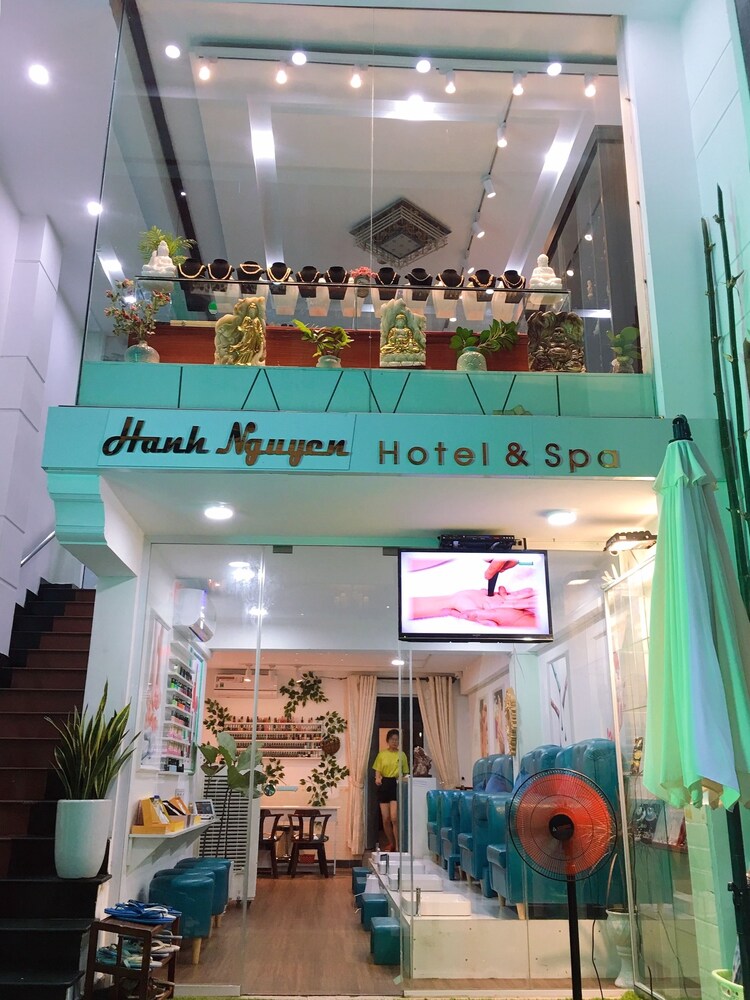 Hanh Nguyen Gems Hotel & Spa