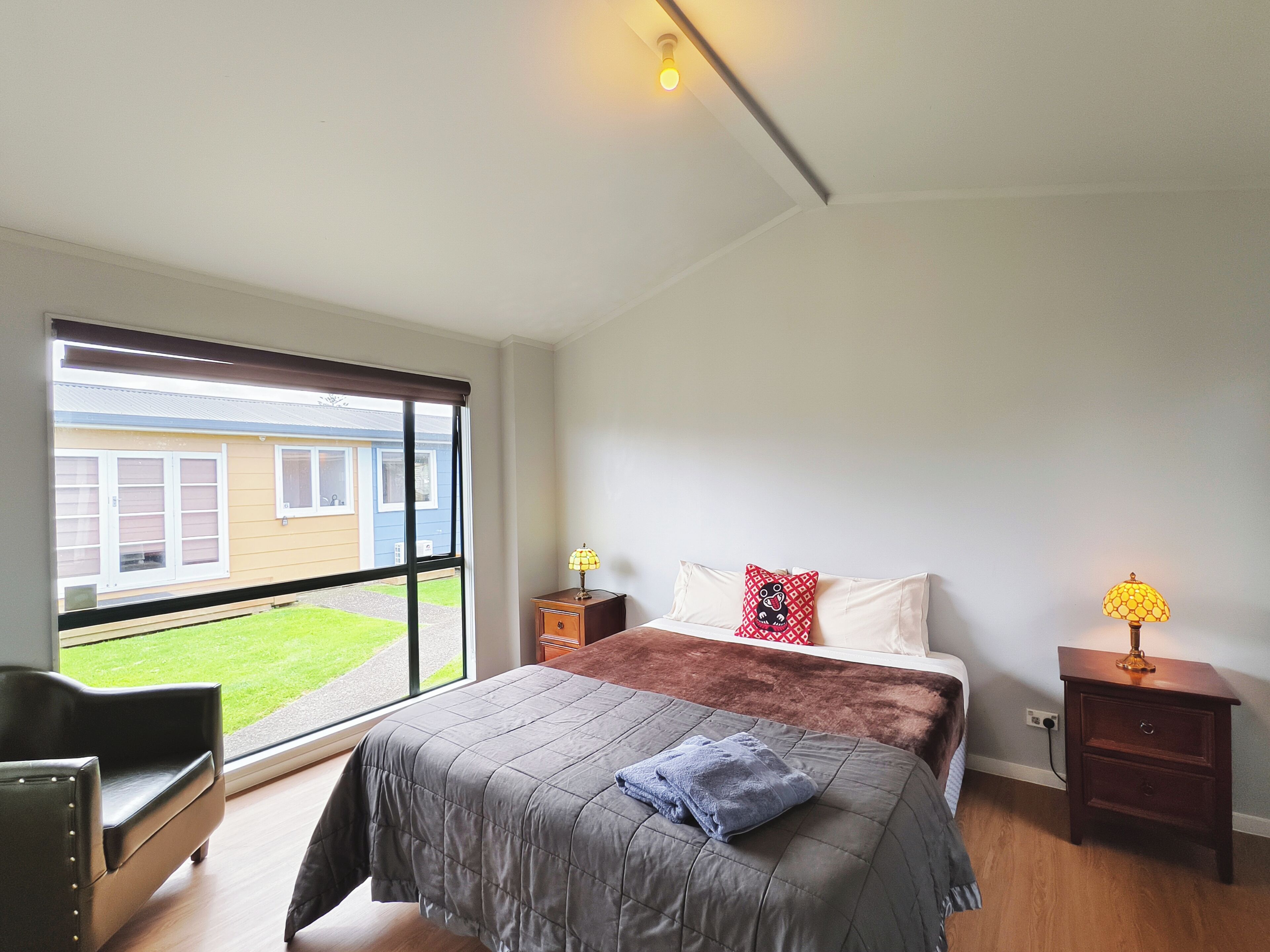 Triple Room with Mineral Hot Pool Unit 8 | Muebles diferentes, wifi gratis y ropa de cama 