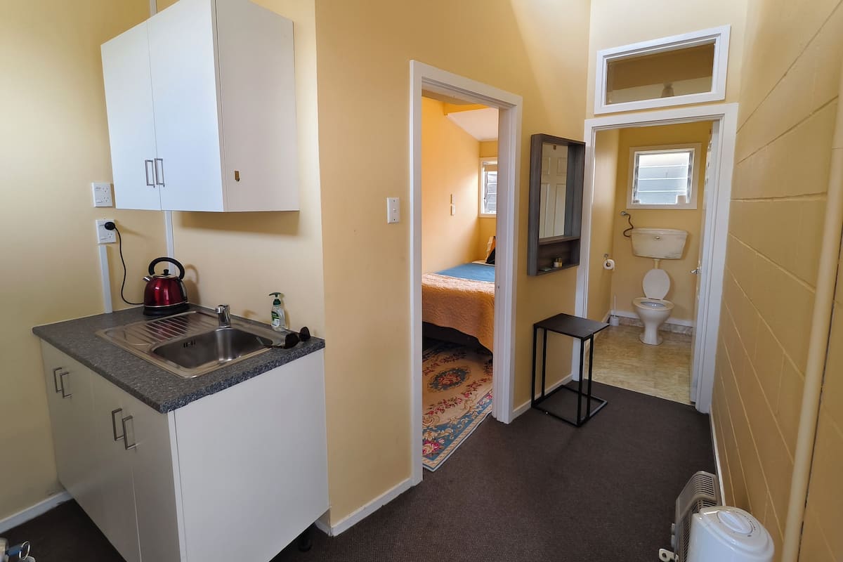 Single Unit 1A with Private Mineral Hot Pool | Living area