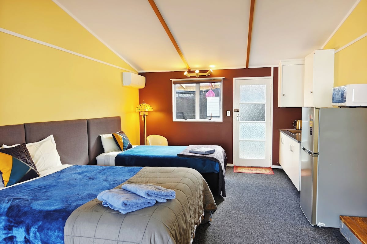 Studio Unit 2A with Single Person Tub